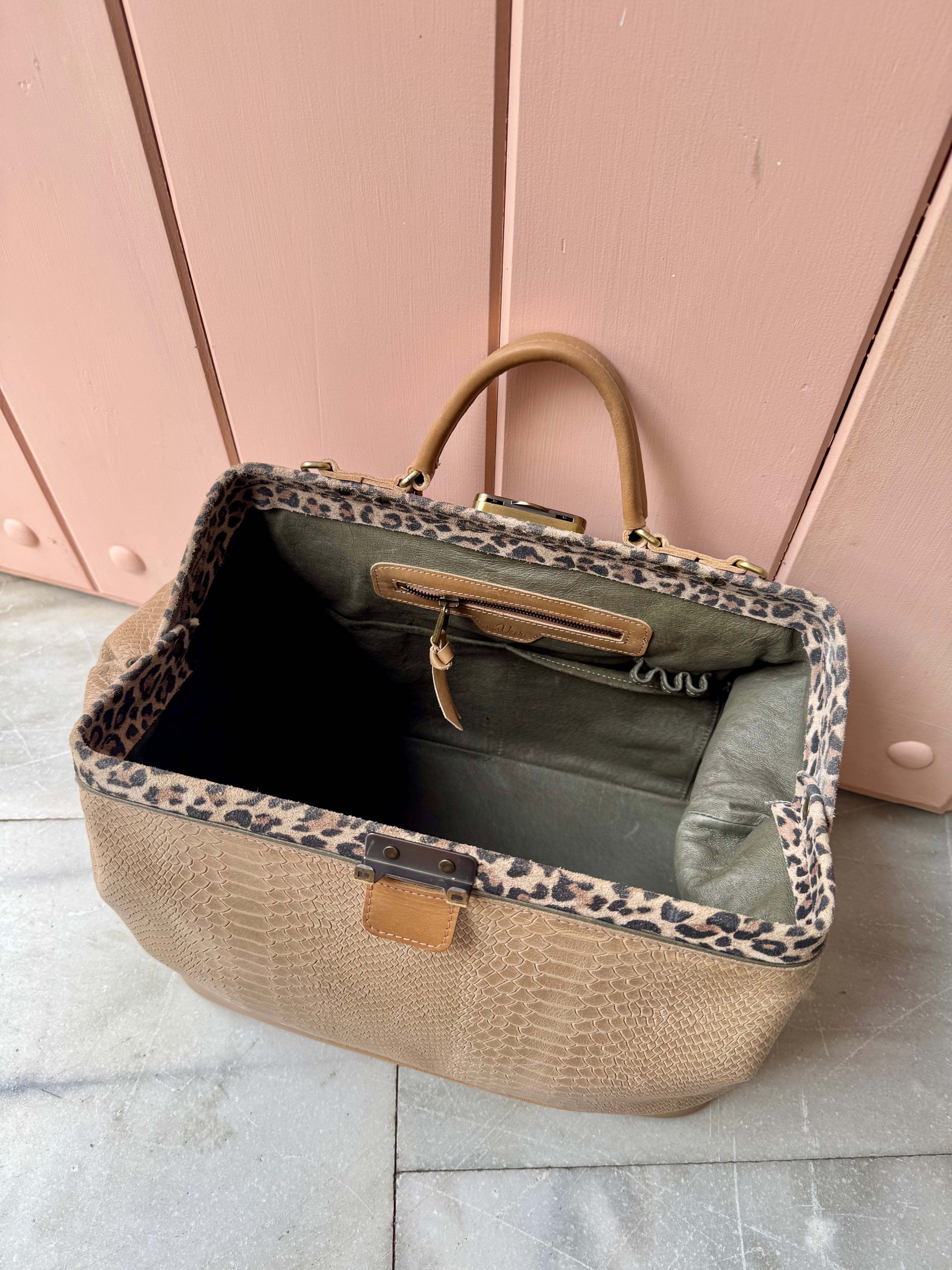 Original Sand Snake Camel Distressed